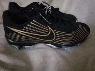Nike softball cleats women's size 8.5