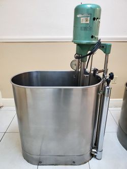 22 Gallon Whirlpool Rehabilitation Tub