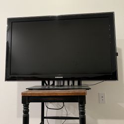 40” Samsung Flatscreen TV 