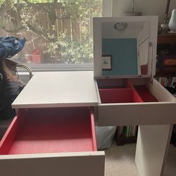 Vanity With Flip top Mirror