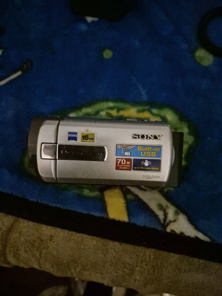 Sony Handicam Sony DCR-SX85 (16 GB) Camcorder