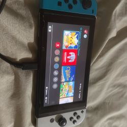 Nintendo Switch 1 (sightly Used )