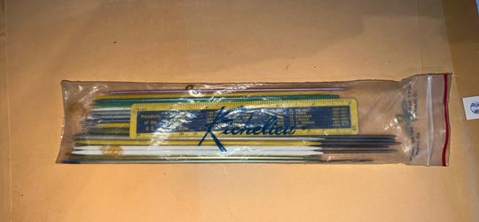 VTG Knitting pins