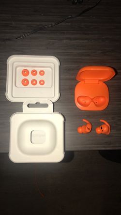 Powerbeats Fit