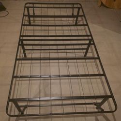 Metal folding twin bed frame