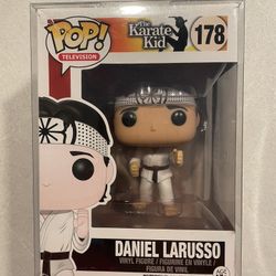 Daniel LaRusso Funko Pop *VAULTED* Retro Classic Movies Karate Kid 178 with protector Miyagi Johnny Lawrence Movies