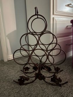 Metal Wine Rack with Grapevine Detail
