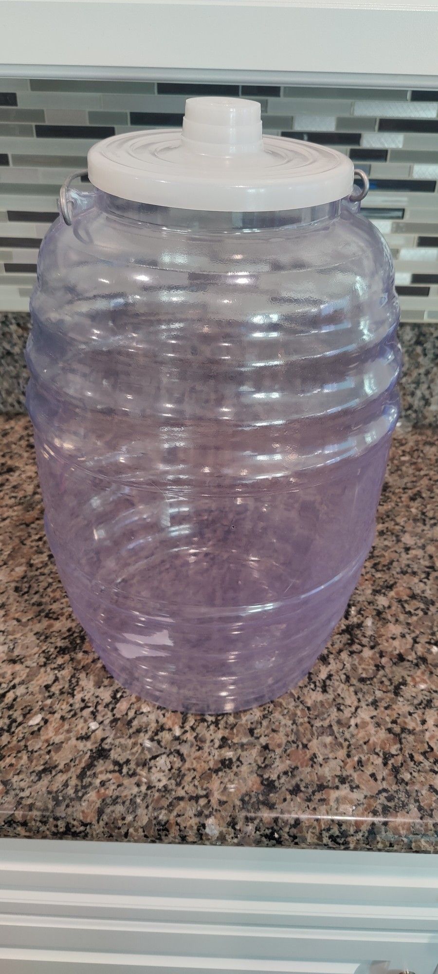 CHAMPS 5 Gallon Jug with Lid - Aguas Frescas Vitrolero Plastic Water Container NO Spout