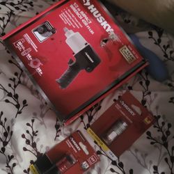 Husky 1/2" Impact Wrench With Accessoeies