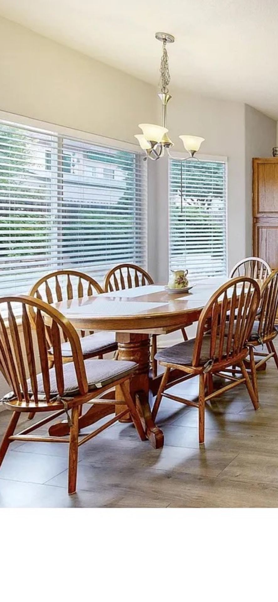 Solid Oak Dining Table And 6 Chairs