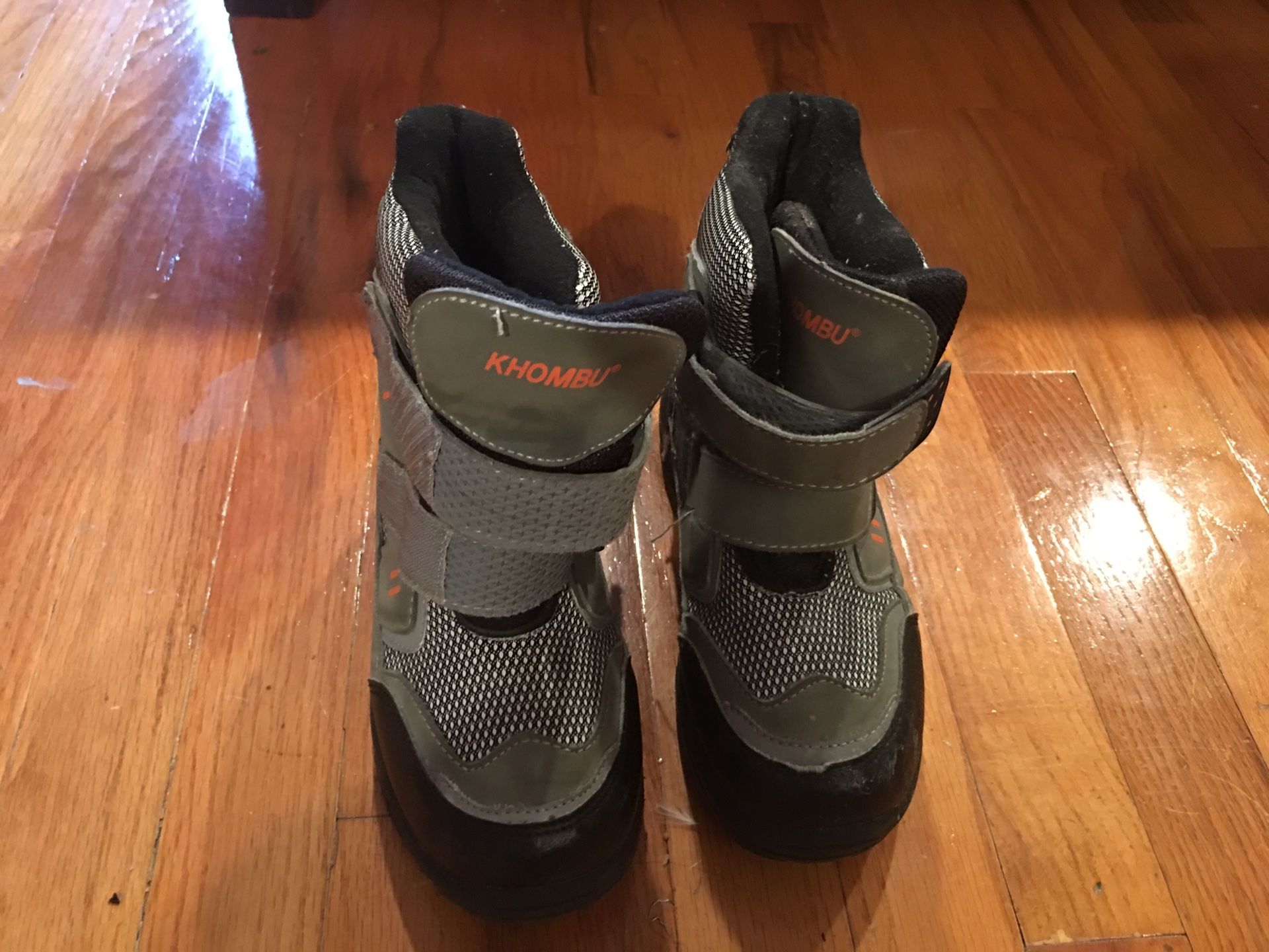Boys or girls Khombu winter snow boots size 2M