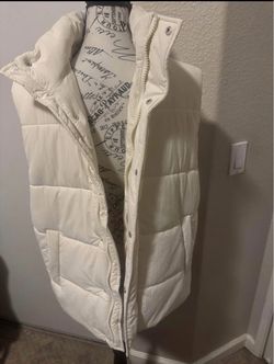 Cream Puffer Vest with Zip and Snap Closure small