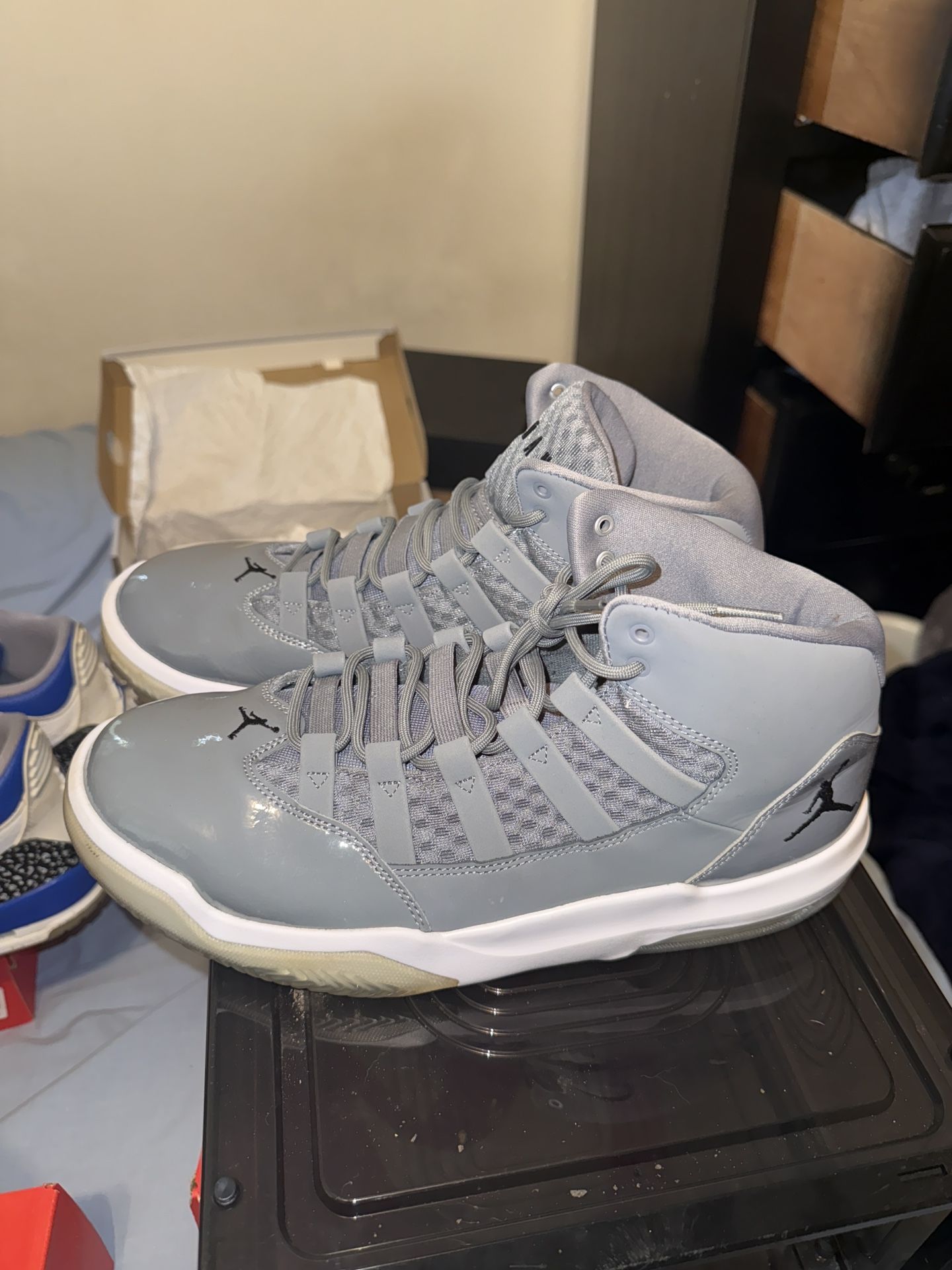 Jordan max Aura Grey