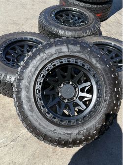 Rines para chevis ,Toyotas ,GMC y más (paran de pernos 6x139.7)245/75/17lt