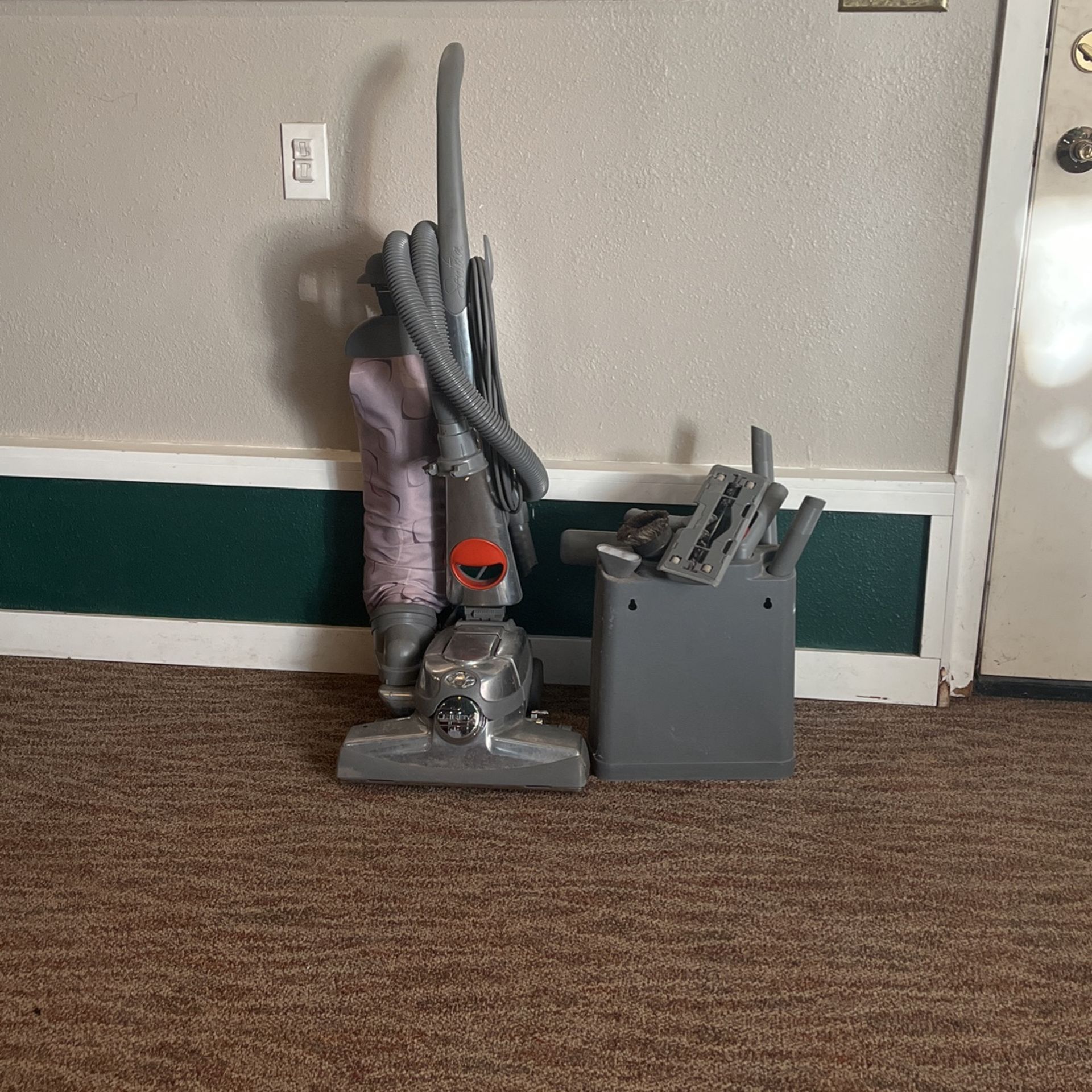 KIRBY SENTRIA Vacuum cleaner with Kaddy and tools