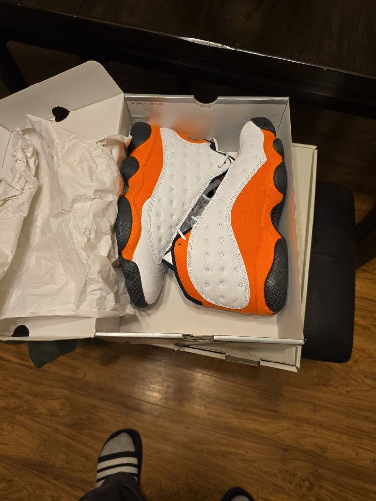 New Nike Sneakers (2 Pair)