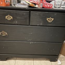 Small Shabby Chic Dresser With All Knobs 100