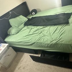 Brand New King Size Bed Frame. Feonase Upholstered Storage Bed Frame King Size with 4 Drawers, Platform Bed with Charging Station & Wingback Headboard