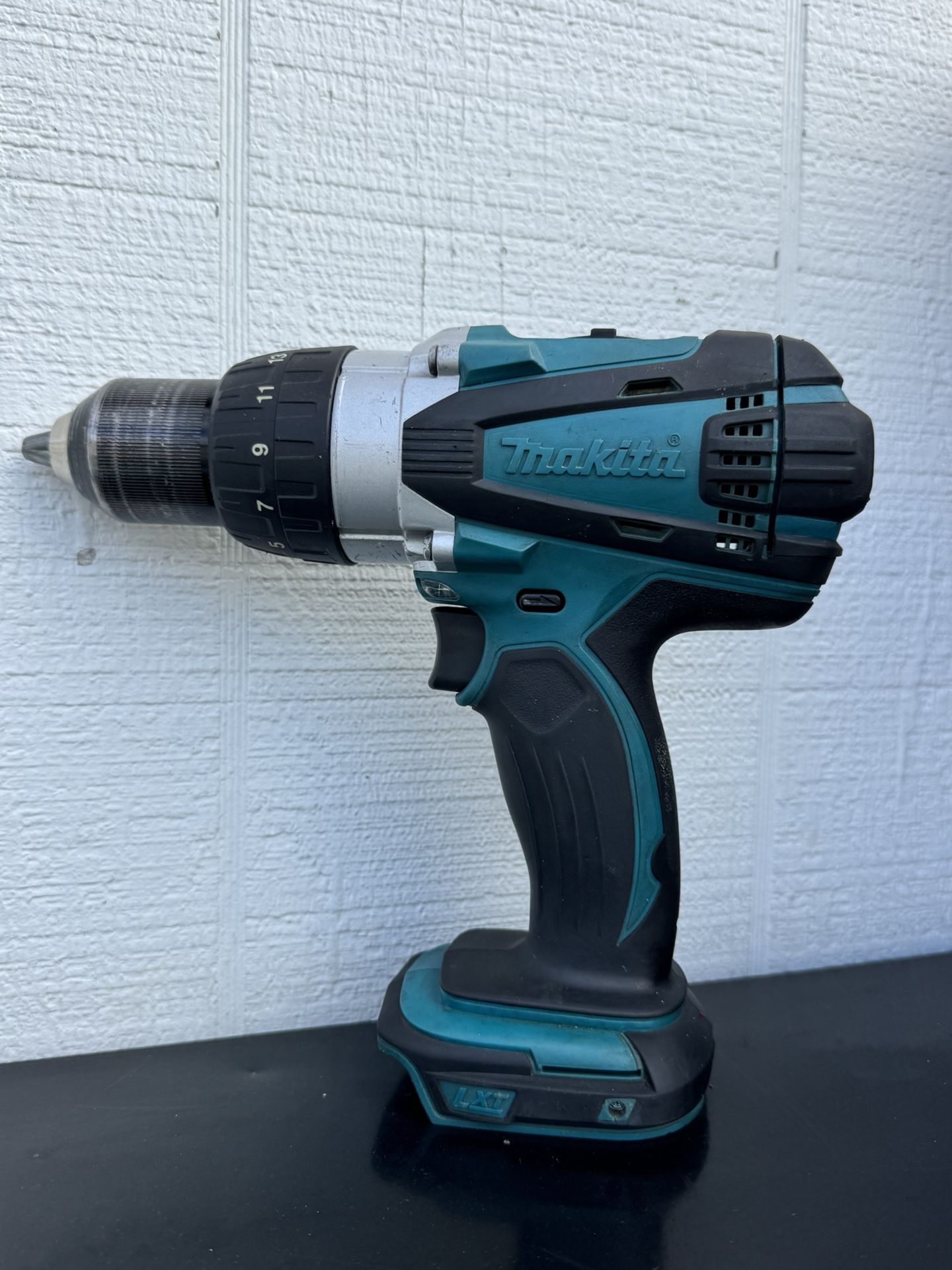 Gently Used Makita 18V LXT Lithium Ion 1/2 Cordless Hammer