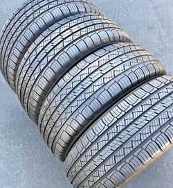 235/65/18 Michelin Set de Tires con 80% de vida las 4