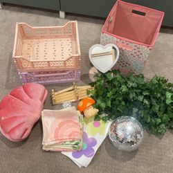 Tween/Girls Bedroom Decor Bundle 