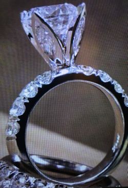 Gorgeous Vintage women’s wedding engagement ring set