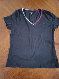 👕 Tommy Hilfiger Women’s Black V-Neck Logo T-Shirt Size L Red White Blue Trim