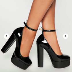 Fashion Nova Platform Pumps Size 8
