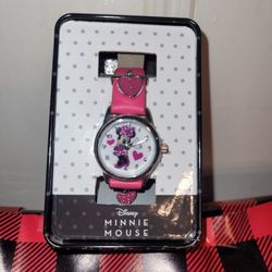 Disney Minnie Mouse Watch.. Pink Hearts. . Reloj De Minnie 