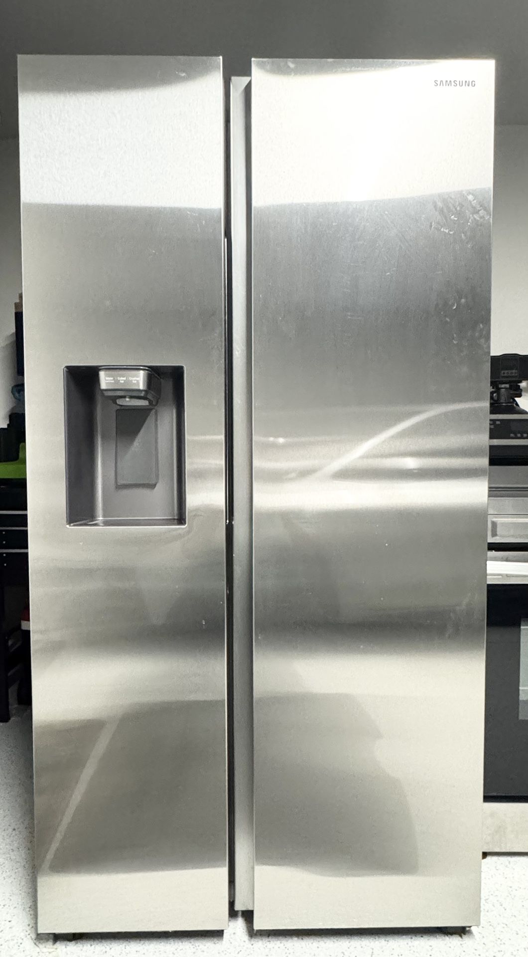 Refrigerator Samsung , 2 Years Old 