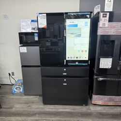SAMSUNG AI FAMILY HUB BESPOKE MATTE BLACK AND CHARCOAL GLASS REFRIGERATOR WITH BEVERAGE CENTER AND ICE MAKER