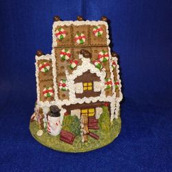 Gingerbread House Bank..Pick Up In Selden NY..Price Is $8