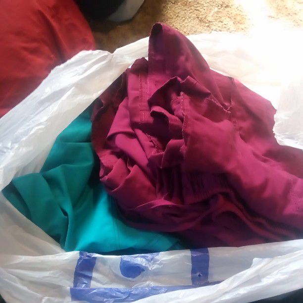 Bag Full Of Scrubs Very Good Condition Size 2xl