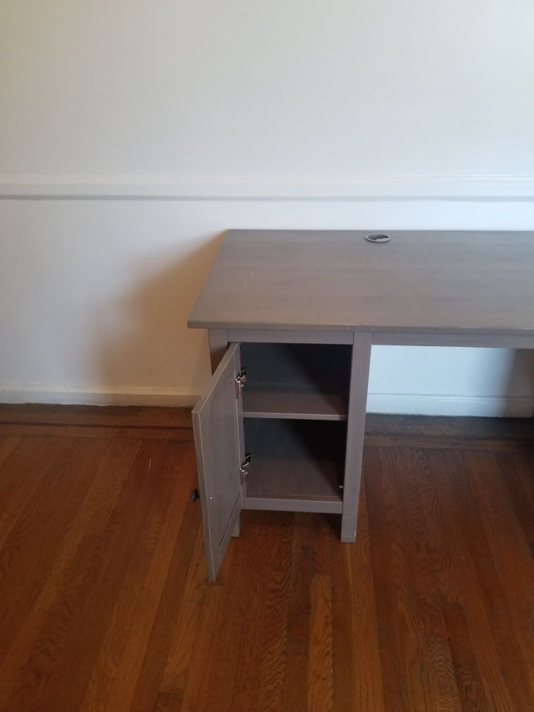 IKEA hemnes desk* read ad*