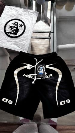 Hellstar short size M