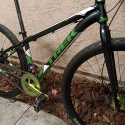 Bikes TREK MARLIN 29 er