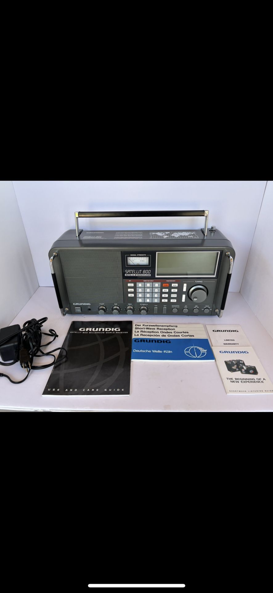 Grundig Satellit 800 Millennium Shortwave AM FM Radio World Wide Receiver