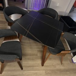 Living Spaces Dining Table And 4 Chairs 