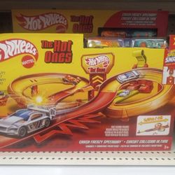 Hot Wheels Hot Ones Race Track 
