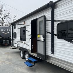  2017 JAYFLIGHT SLX 264 Travel Trailer 