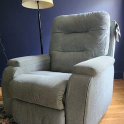 Flexsteel Recliner Like New GLIDES AND SWIVELS