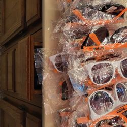 Uv Protected New Sun Glasses 32 New Pairs