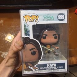 Funko Pop! Disney: Raya and The Last Dragon - Raya #999 with Protective Case NM Condition