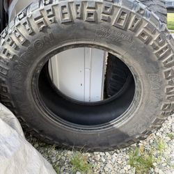 (2) Mickey Thompson 35x12.50R18L $100