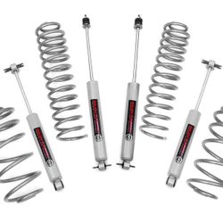 Rough- Country. 2.5 Inch Lift Kit 97-06 Jeep Wrangler TJ 4WD  4cyl & 6cyl 