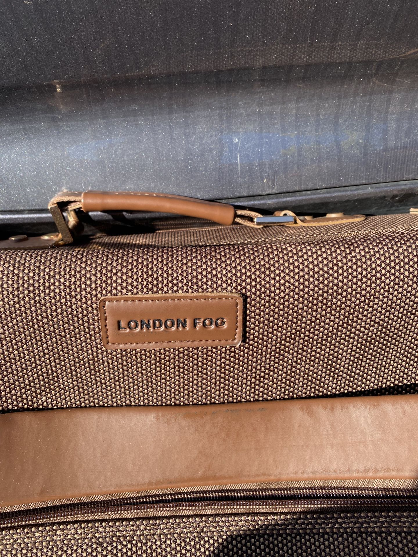 London Fog Tweed Ultralight Model Rolling Suitcase With Extending Handle