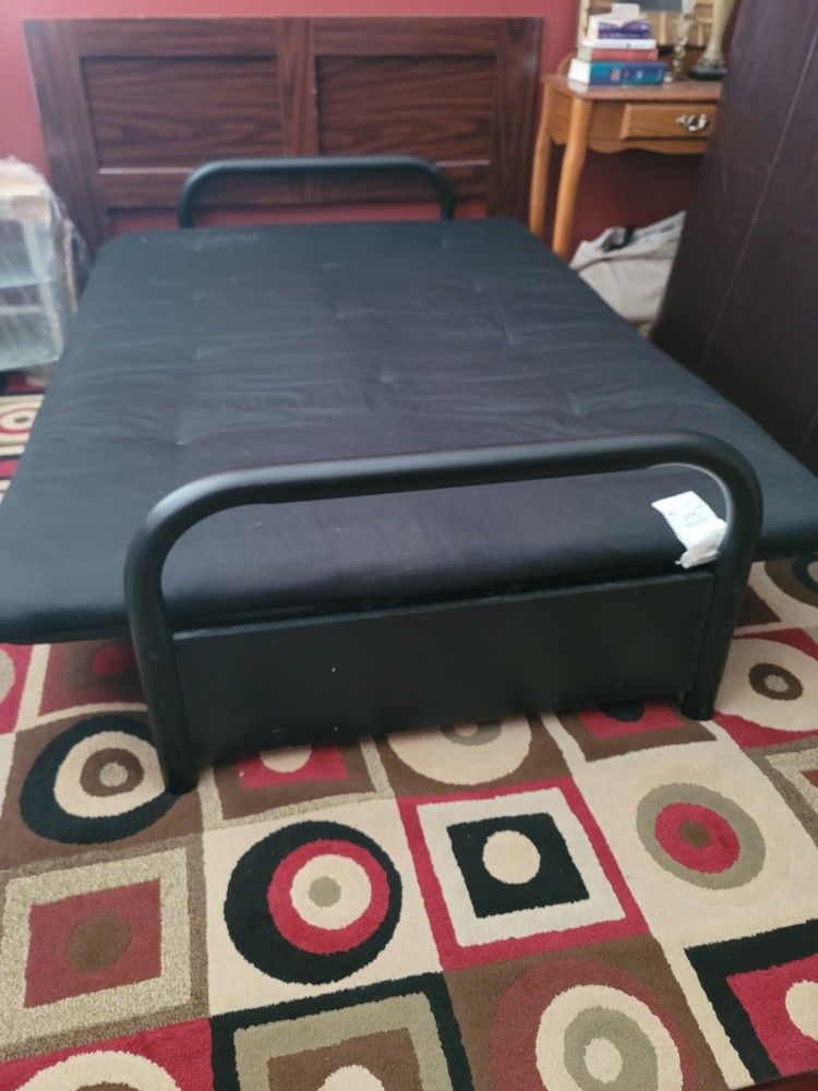 Black Futon w/mattress