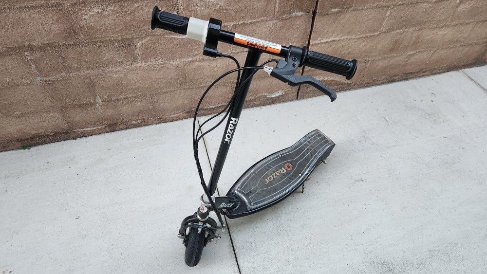 Razor E100 Glow Electric Scooter w/ Charger