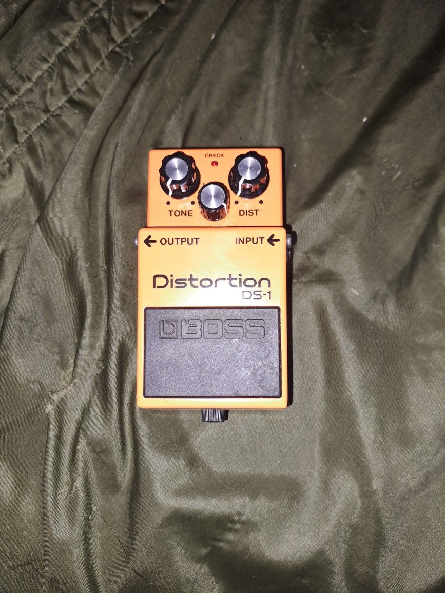 Boss DS-1 Distortion Pedal