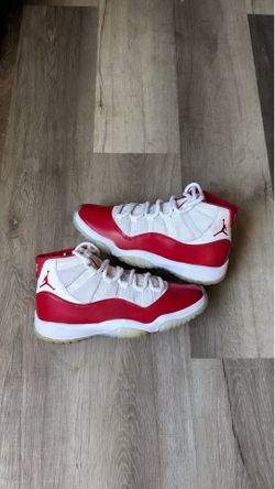 Jordan 11 cherry size 8